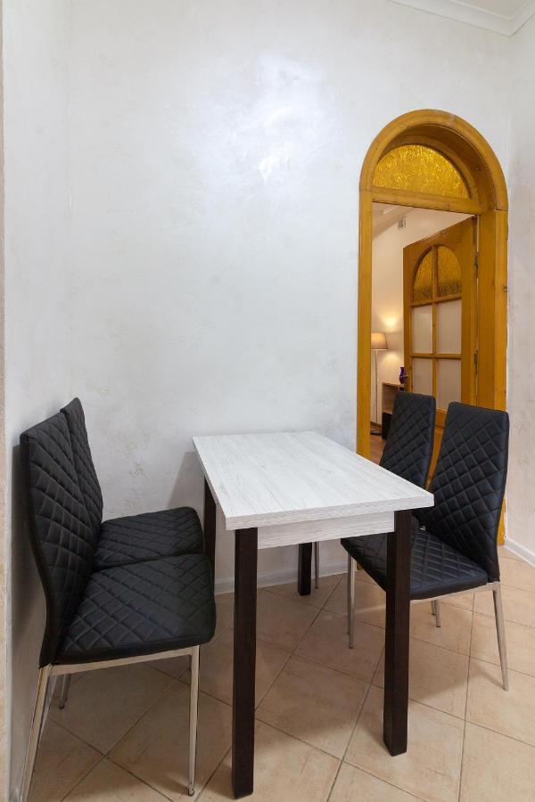 Leogrand Apartments Panteleimona Kulisha 27 Lviv Eksteriør billede