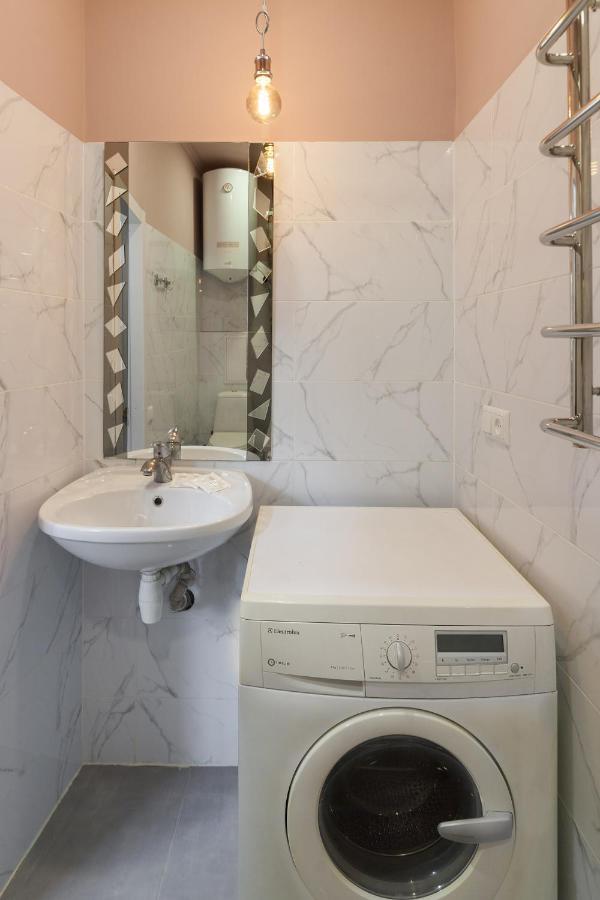 Leogrand Apartments Panteleimona Kulisha 27 Lviv Eksteriør billede