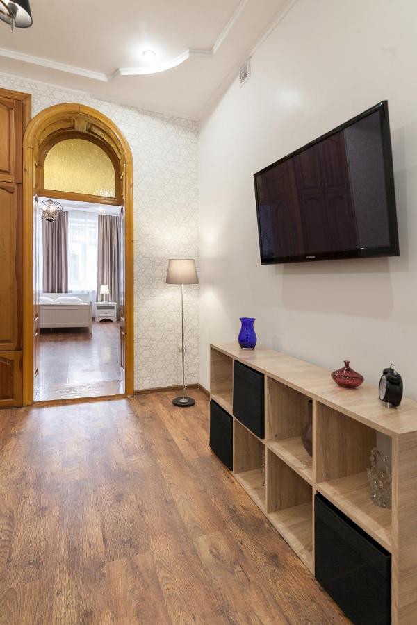 Leogrand Apartments Panteleimona Kulisha 27 Lviv Eksteriør billede